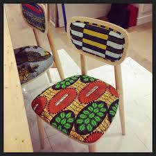 Chaises scandinaves habillées wax