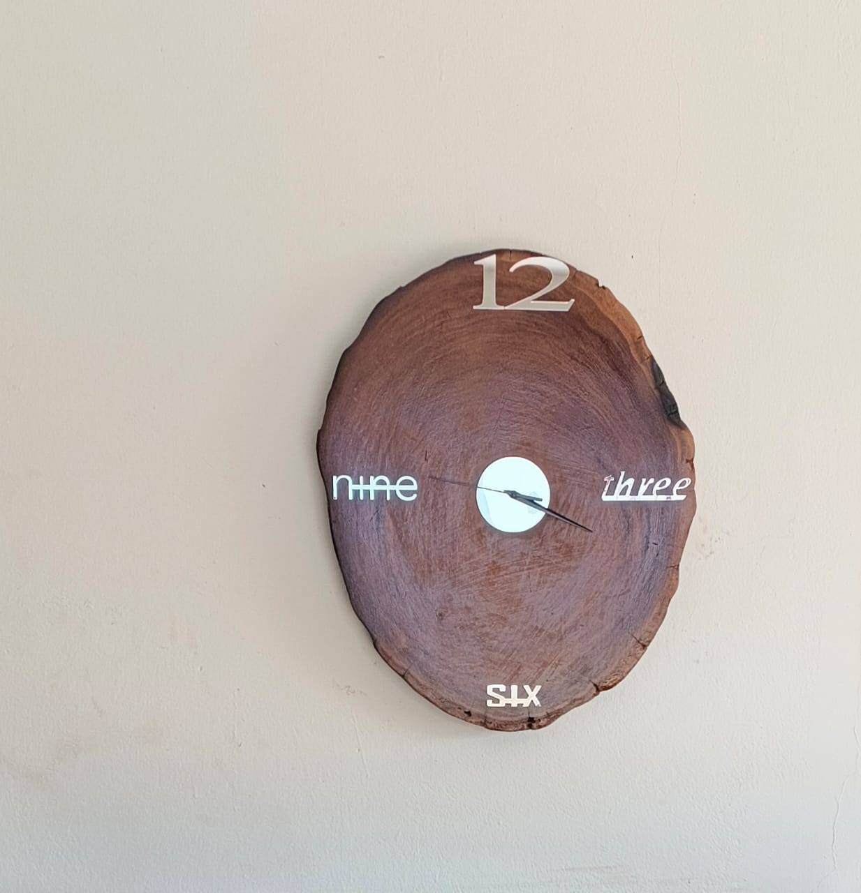 Horloge murale en rondelle de tronc