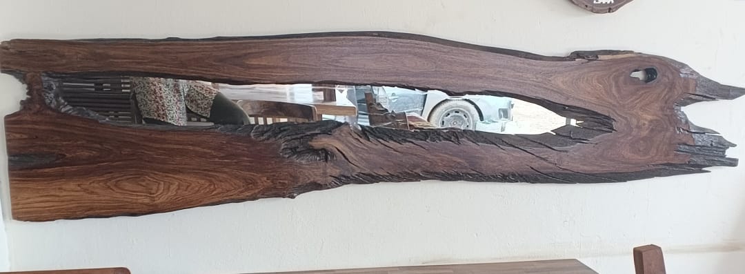 Miroir sculpté pièce unique